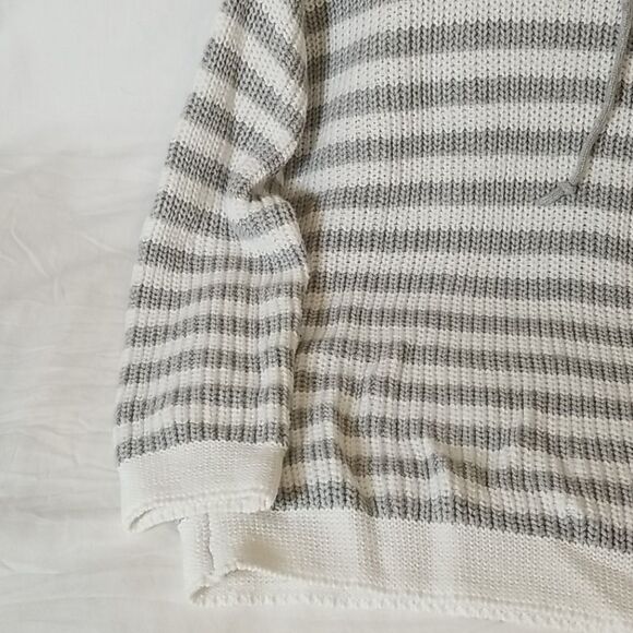 Time and Tru Gray‎ & White Striped Hooded Sweater - Picture 3 of 8